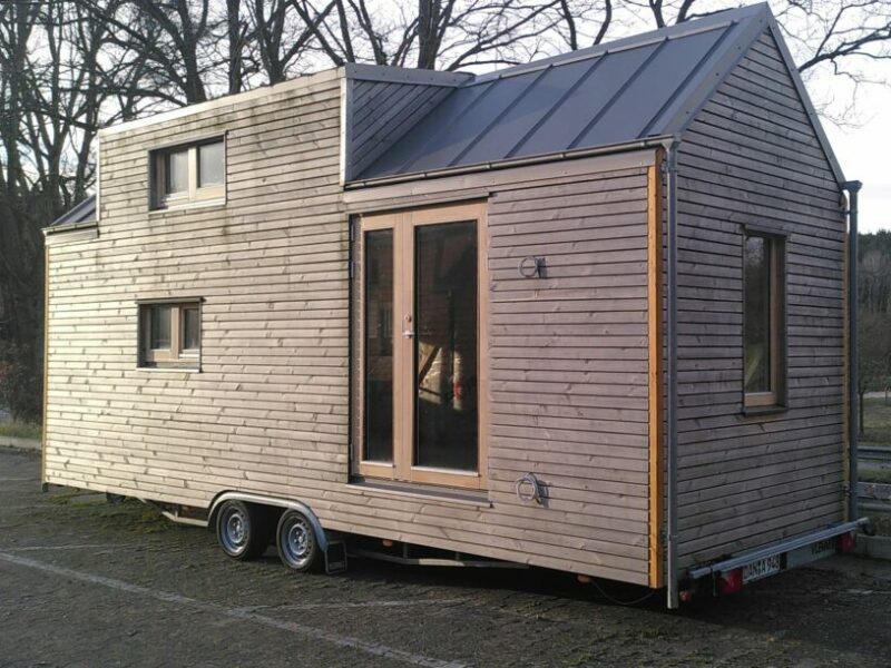 Wunderschönes, nachhaltiges, Tiny House mit Thermoholz Fassade zu verkaufen (Rohbau)