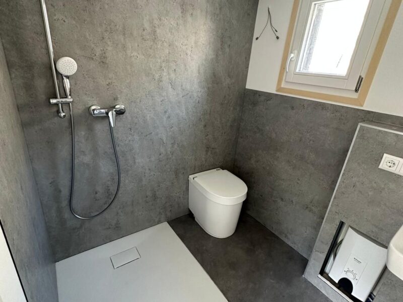 modernes, transportables Tiny House - ein Zuhause zum Mitnehmen