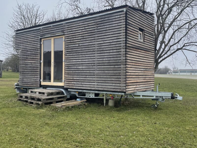 Tiny House abzugeben - kleiner Raum zum Wohlfühlen