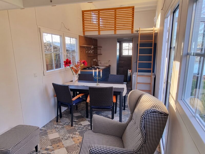 Mobiles Tinyhaus im Schwedenstil