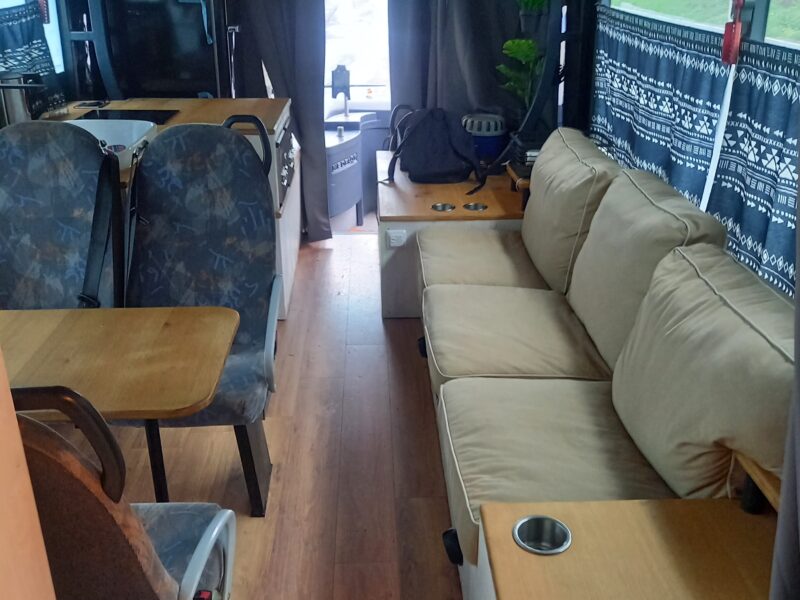 Wohnbus 12 m (ursprünglich Überlandbus) als Tiny House