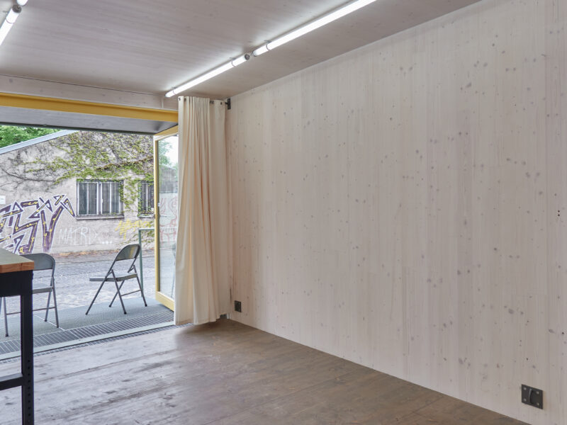 Mobiles Tiny House - Atelier als Arbeits- und Ausstellungsraum